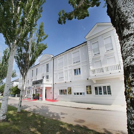 25H Spa-Residenz Best Sleep Privat Garden & Pools Neusiedl am See Zewnętrze zdjęcie