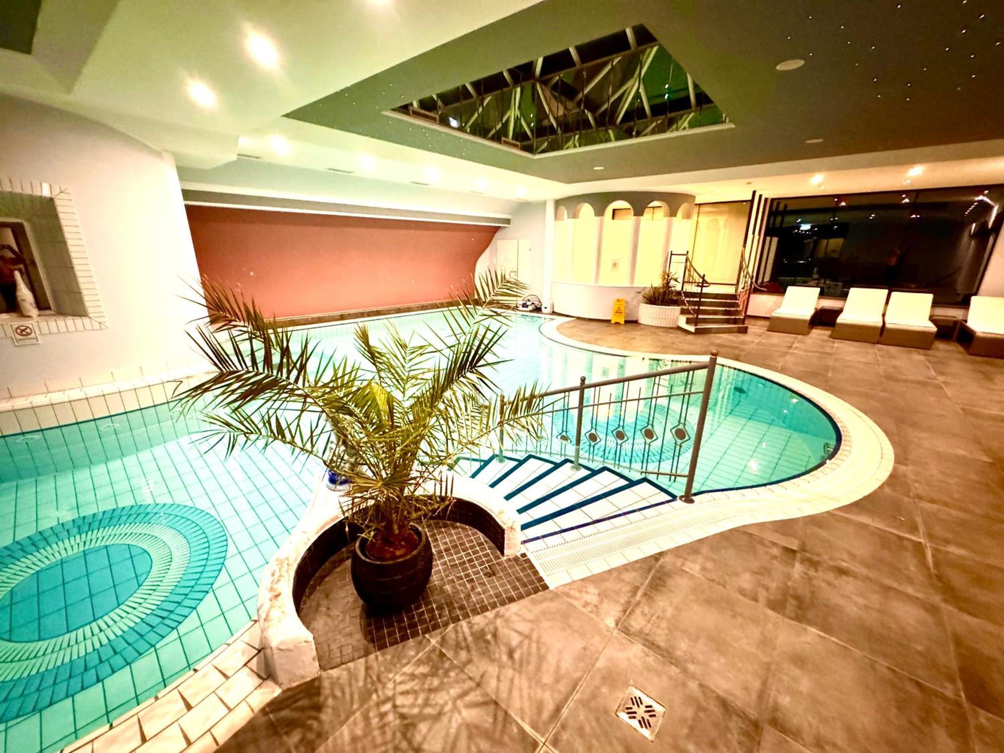 25H Spa-Residenz Best Sleep Privat Garden & Pools Neusiedl am See Zewnętrze zdjęcie